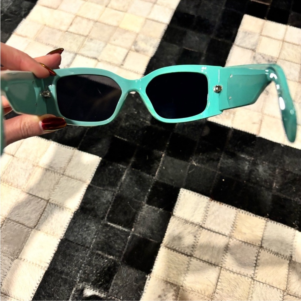 🩵 Tiffany Blue/Mint Green Rectangular Sunglasses… - image 3